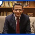 نقيب الصحفيين المصريين يجدد الدفاع عن جميع ممارسي الصحافة ويحذر من تحويل الاتهام إلى إدانة